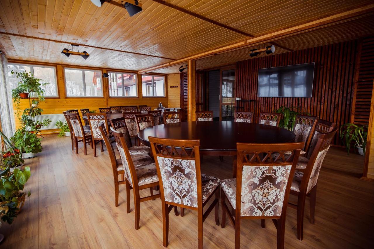 布克维 Гуцульська Світлиця酒店 外观 照片